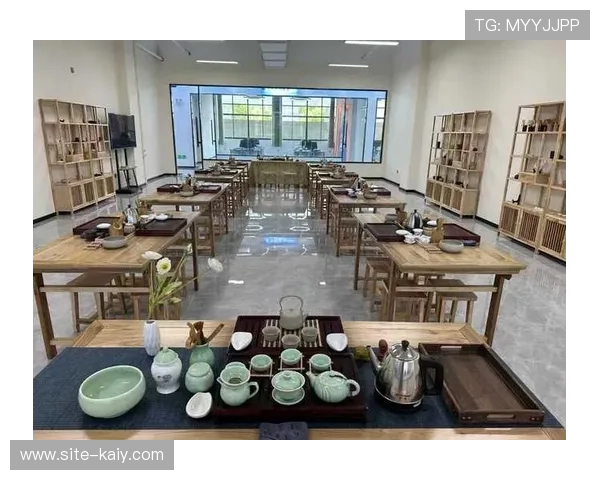 复合型技能需求凸显，制作人员需掌握技术操作与数据基础认知